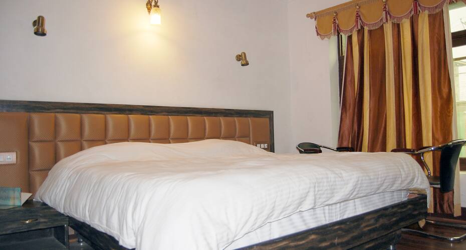 Hotel Ibni Kabeer, Srinagar 4